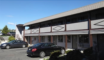 Seatac Inn and Airport Parking Seatac Inn and Airport Parking