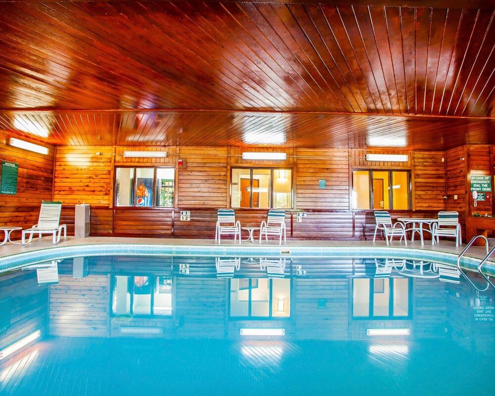 Quality Inn Suites Champaign 𝐇𝐃 𝐏𝐡𝐨𝐭𝐨𝐬 𝐑𝐞𝐯𝐢𝐞𝐰𝐬