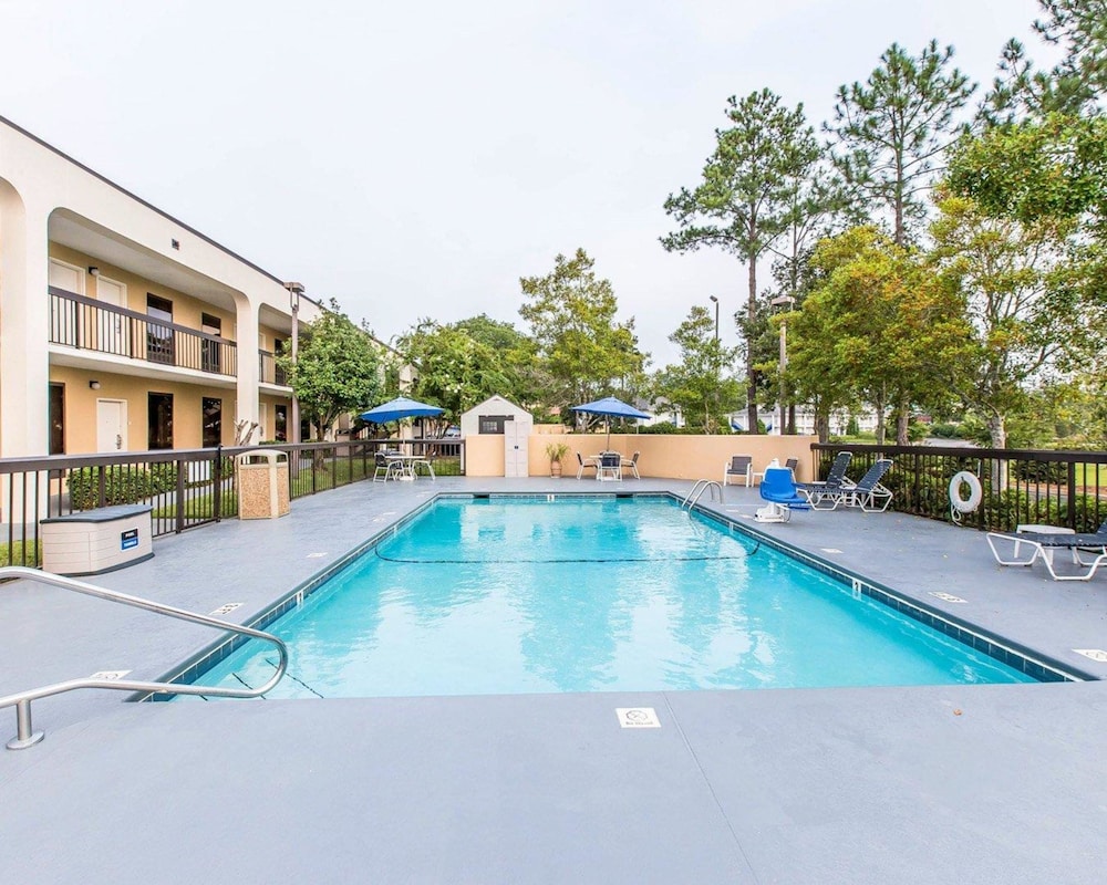 Quality Inn At The Mall Valdosta Hotel Details Page