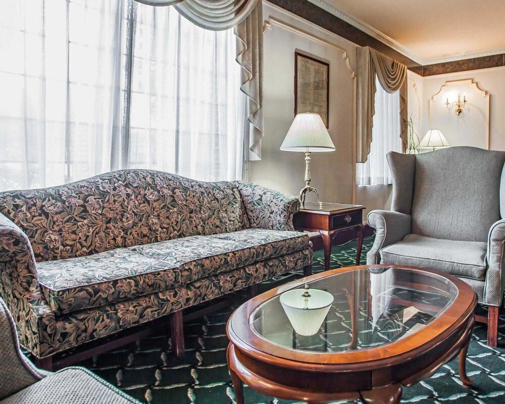 Quality Inn Montgomeryville Montgomery Pennsylvania 2 7 8