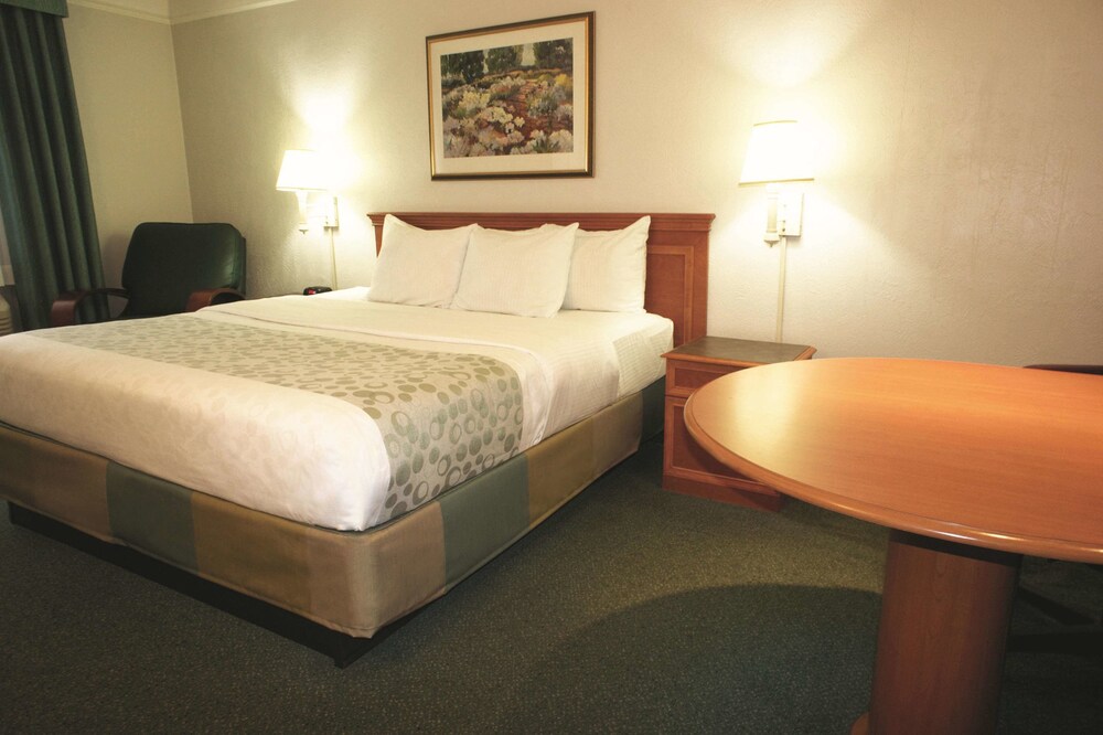 La Quinta Inn By Wyndham Columbus Airport Area Franklin Ohio