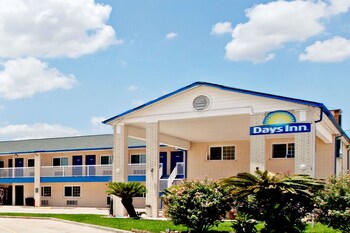 Days Inn by Wyndham Baytown TX in Baytown, Texas