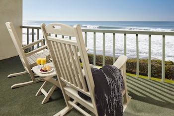 Cavalier Oceanfront Resort in San Simeon, California