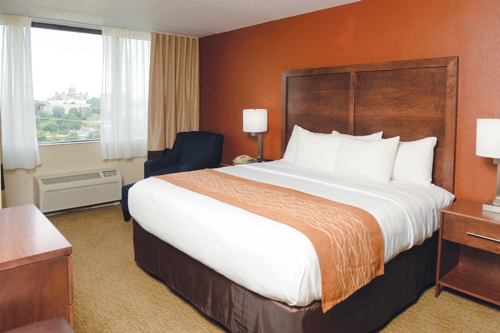 Holiday Inn Express Suites Des Moines Downtown Inr Holiday Inn Express Suites Des Moines Downtown Inr 14111 Off 1 4 Hotel Hd Photos Reviews