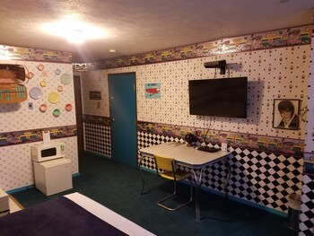 Standard Room, 1 Queen Bed