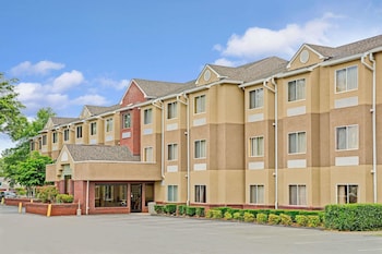 Microtel Inn by Wyndham Cornelius/Lake Norman in Cornelius, North Carolina