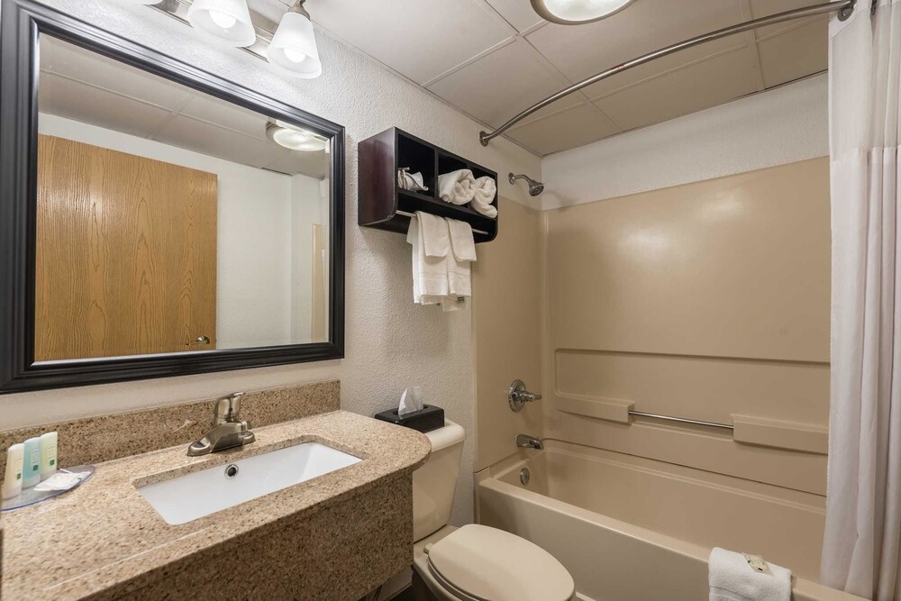 Quality Inn Grove City Columbus South Franklin Ohio