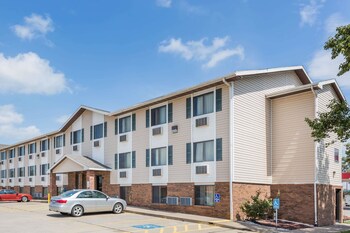 Super 8 by Wyndham Manhattan KS in Manhattan, Kansas