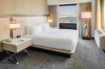 DoubleTree by Hilton Hotel & Suites Jersey City in Jersey City, New Jersey