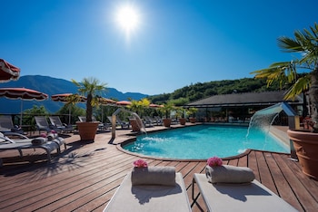 tarifs reservation hotels Les Tresoms Lake and Spa Resort