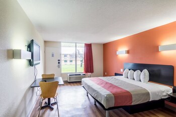 Standard Room, 1 King Bed, Smoking