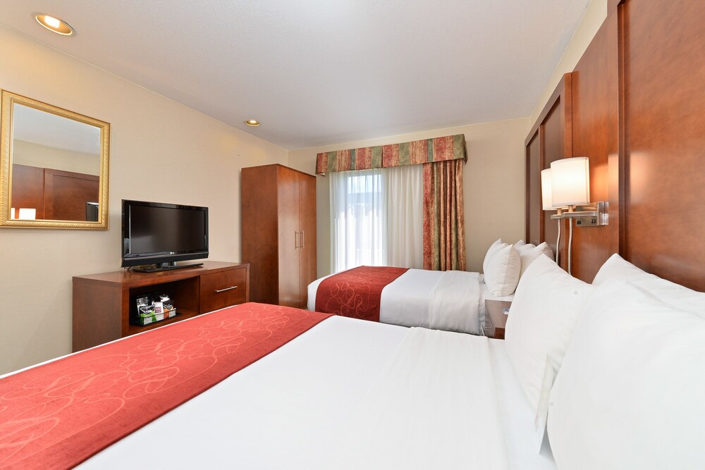 Comfort Suites Oakbrook Terrace Near Oakbrook Center Dupage