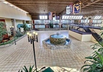 University Inn & Suites in Stillwater, Oklahoma