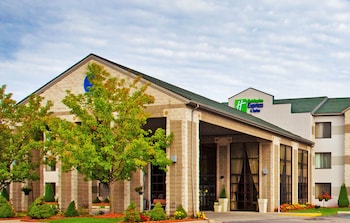 Holiday Inn Express Hotel & Suites Grand Rapids Airport in Grand Rapids, Michigan