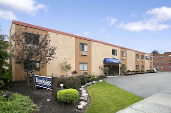 Travelodge by Wyndham Cleveland Lakewood in Cleveland, Ohio