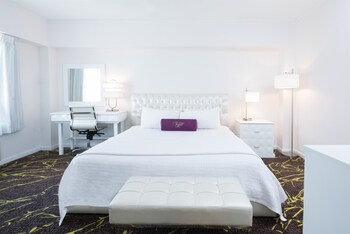 The Roslyn Hotel in Roslyn, New York
