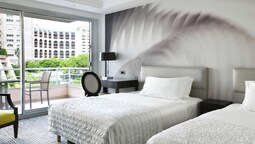 Le Meridien Beach Plaza