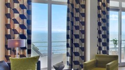 Le Meridien Beach Plaza