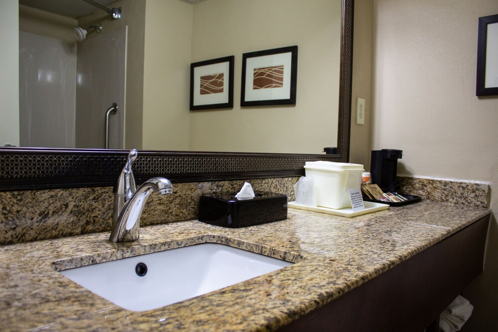 Comfort Inn Research Triangle Park Durham 2 7 7 Price
