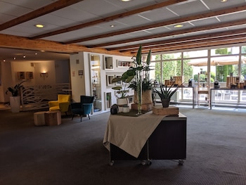 tarifs reservation hotels Novotel Aix en Provence Beaumanoir Les 3 Sautets