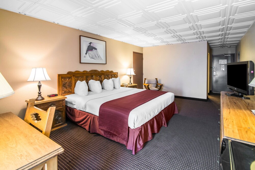 Quality Inn Taos Hotel Details Page Makemytrip Com