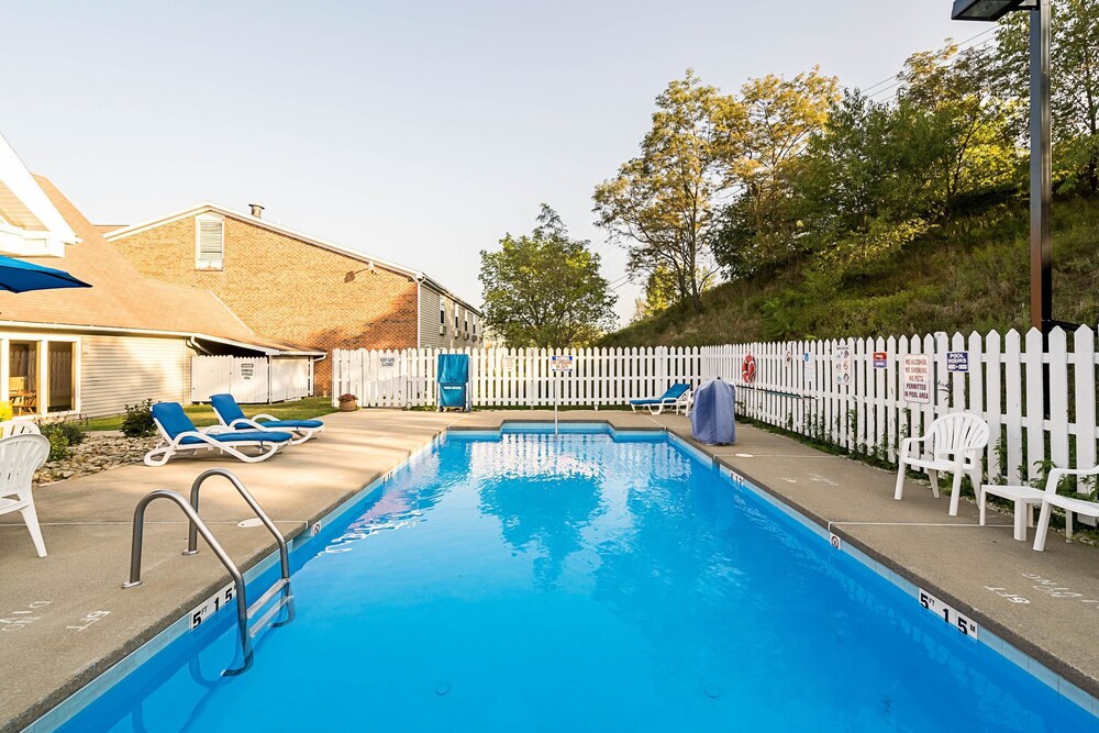 Quality Inn Morgantown Hotel Details Page Makemytrip Com