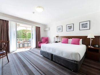 Mercure Canberra