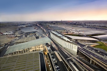 tarifs reservation hotels Sheraton Paris Airport Hotel & Conference Centre
