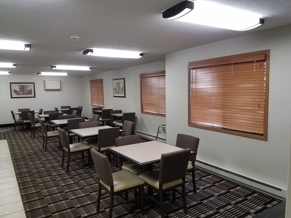 Americas Best Value Inn Suites Bismarck Burleigh 2 3 9