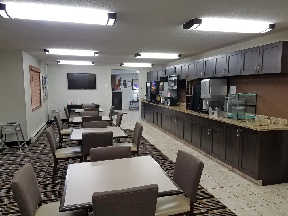 Americas Best Value Inn Suites Bismarck Burleigh 2 3 9