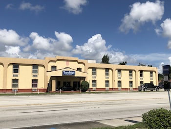 Travelodge by Wyndham Winter Haven Travelodge by Wyndham Winter Haven