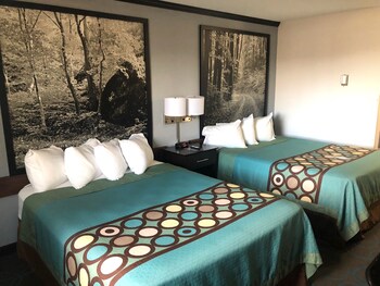 Super 8 by Wyndham Duluth Super 8 by Wyndham Duluth