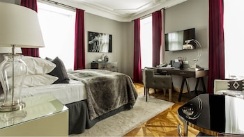 Hotel St. Petersbourg - Small Luxury Hotels of the World Hotel St. Petersbourg - Small Luxury Hotels of the World