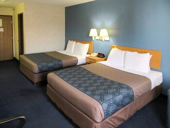 Econo Lodge Lake Of The Ozarks Econo Lodge Lake Of The Ozarks