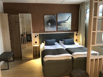 Airport Hotel Pilotti Airport Hotel Pilotti