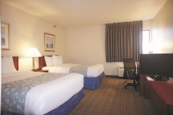 Deluxe Room, 1 King Bed, Refrigerator & Microwave