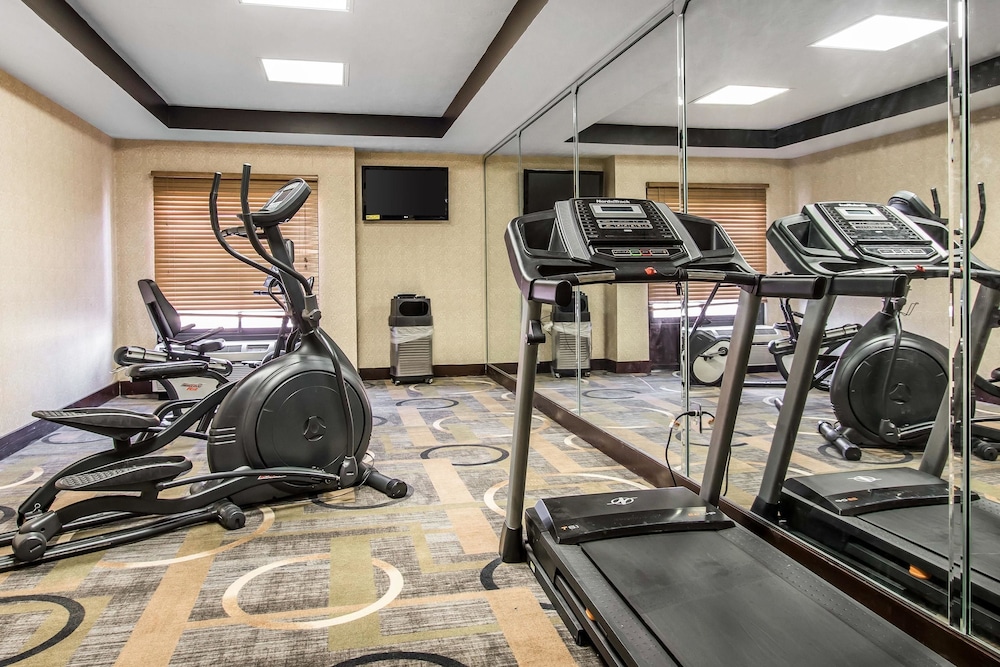Quality Inn Suites Memphis East Shelby Tennessee 1 0 9