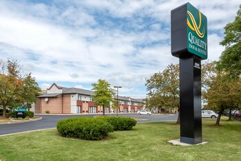Quality Inn & Suites Quality Inn & Suites