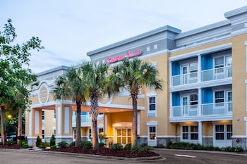 Comfort Suites at Isle Of Palms Connector in Mount Pleasant, South Carolina