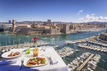 tarifs reservation hotels Sofitel Marseille Vieux Port