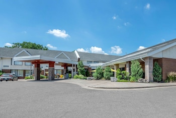 Quality Inn & Suites Quality Inn & Suites