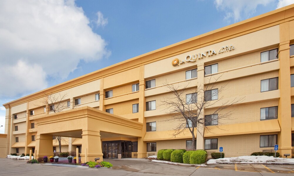 La Quinta Inn Clive Ia 1390 118th 50325 Hotel 1 Of 59