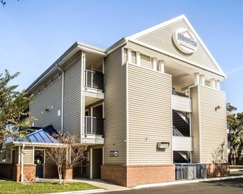 Suburban Extended Stay in Lakeland, Florida