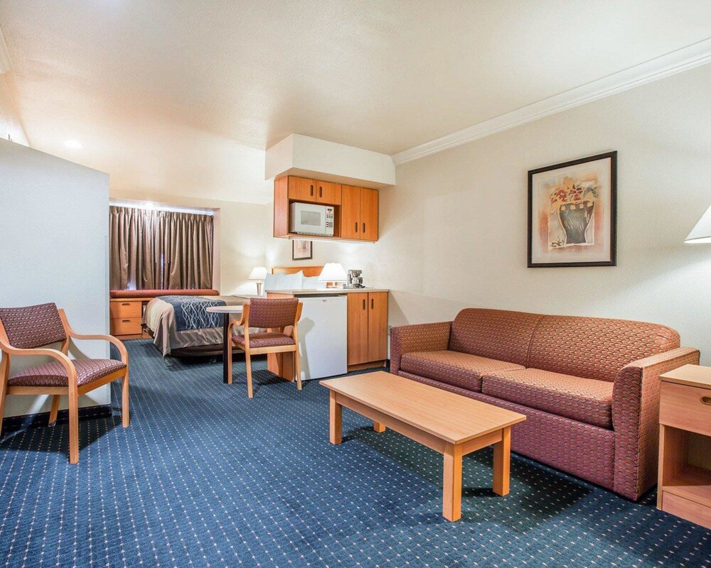 Comfort Inn Suites Salinas Hotel Details Page Makemytrip Com