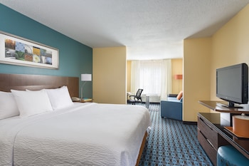 Fairfield Inn & Suites by Marriott Chicago Naperville/Aurora in Naperville, Illinois