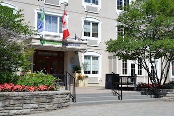 Holiday Inn Express and Suites Tremblant Holiday Inn Express and Suites Tremblant