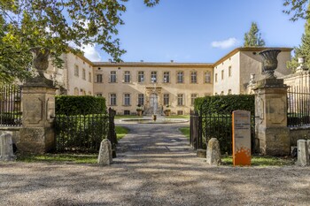tarifs reservation hotels Chateau de la Pioline