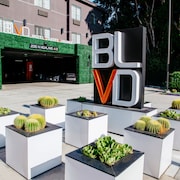 BLVD 套房飯店