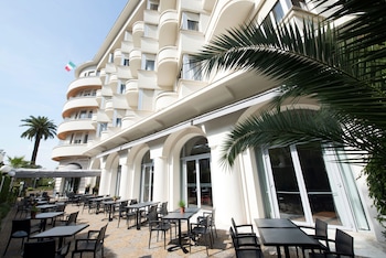 tarifs reservation hotels Hôtel Le Grand Pavois
