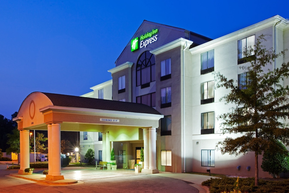 Holiday Inn Express Apex Nc 1006 Marco 27502 Hotel 6 Of 68